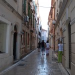 Brillantes calles en Zadar
