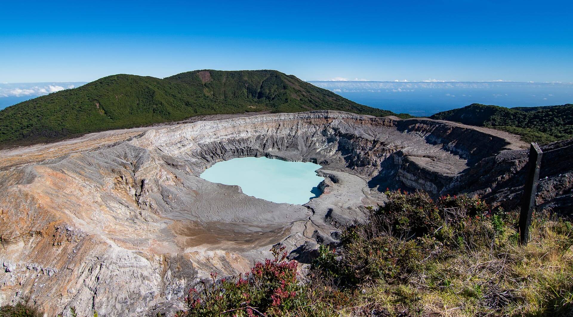 ¿Cómo visitar el Volcán Poas y verlo despejado? Claves que te facilitarán la vida