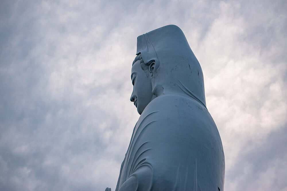 estatua gigante vietnam