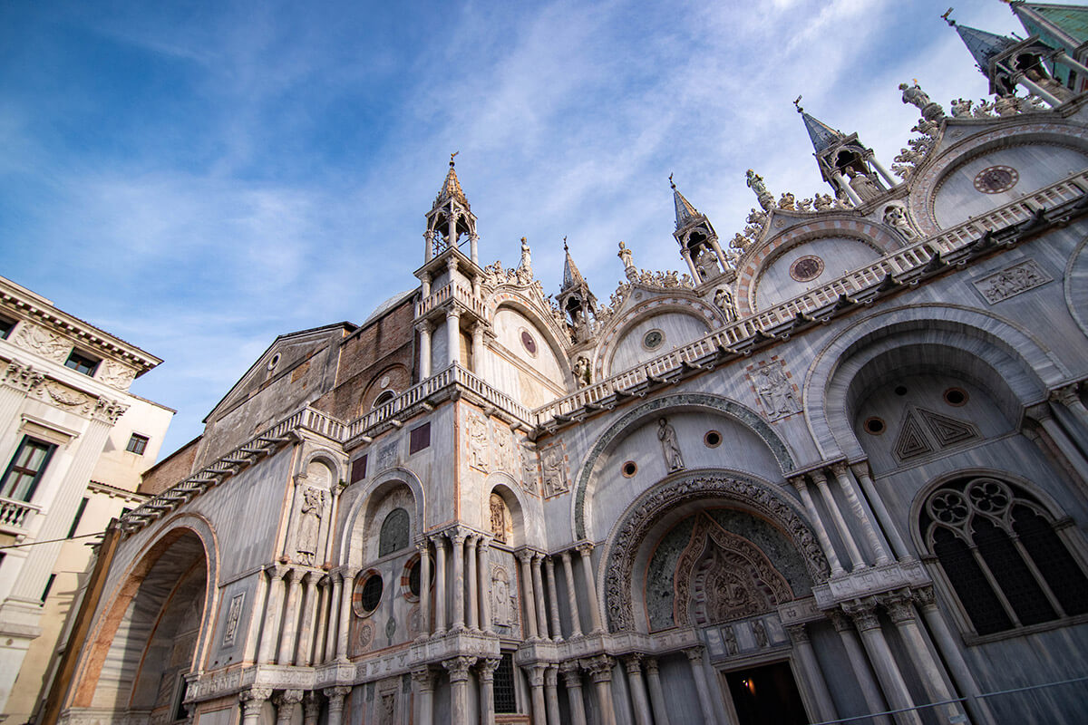 basilica de san marcos lateral