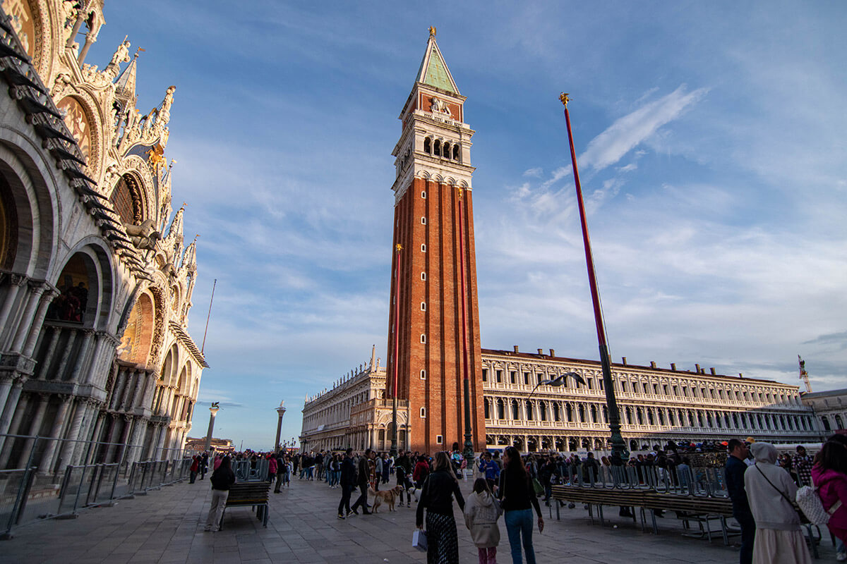 colas para la basilica de san marcos