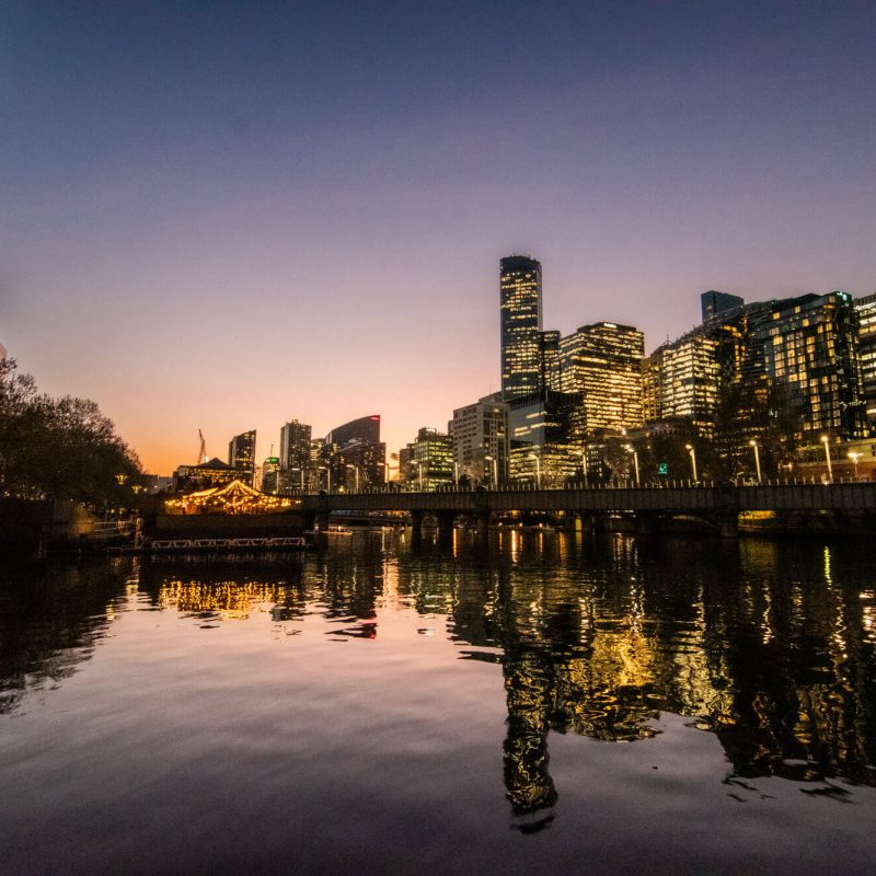 atardecer en melbourne sobre el rio yarra