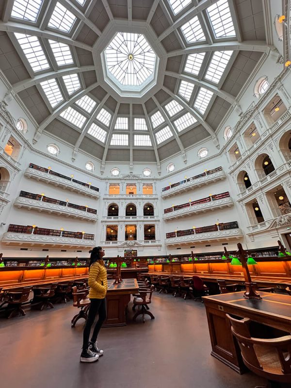 interior de la biblioteca de melbourne