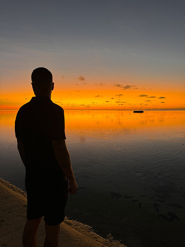 islas-cook-15 luna de miel en aitutaki atardecer
